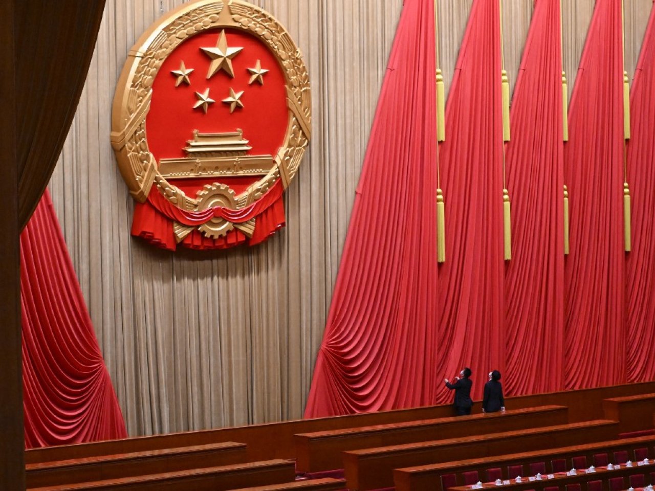 China’s Top Legislative Body Approves Bill to Raise Local Government Debt Ceilings